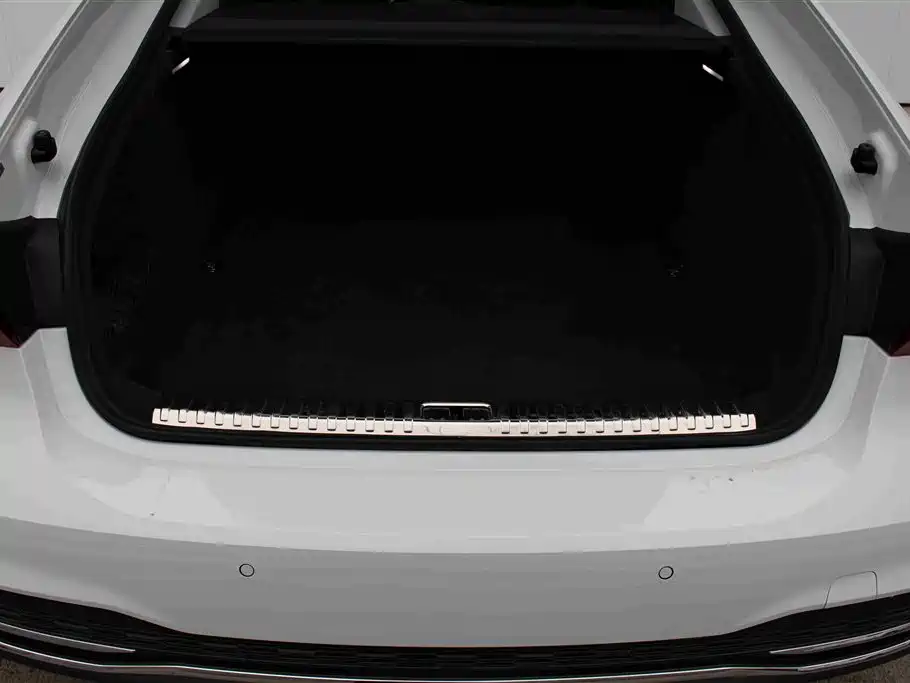 Audi A7 2023 Model 45 TFSI Premium Selection Edition фото 6