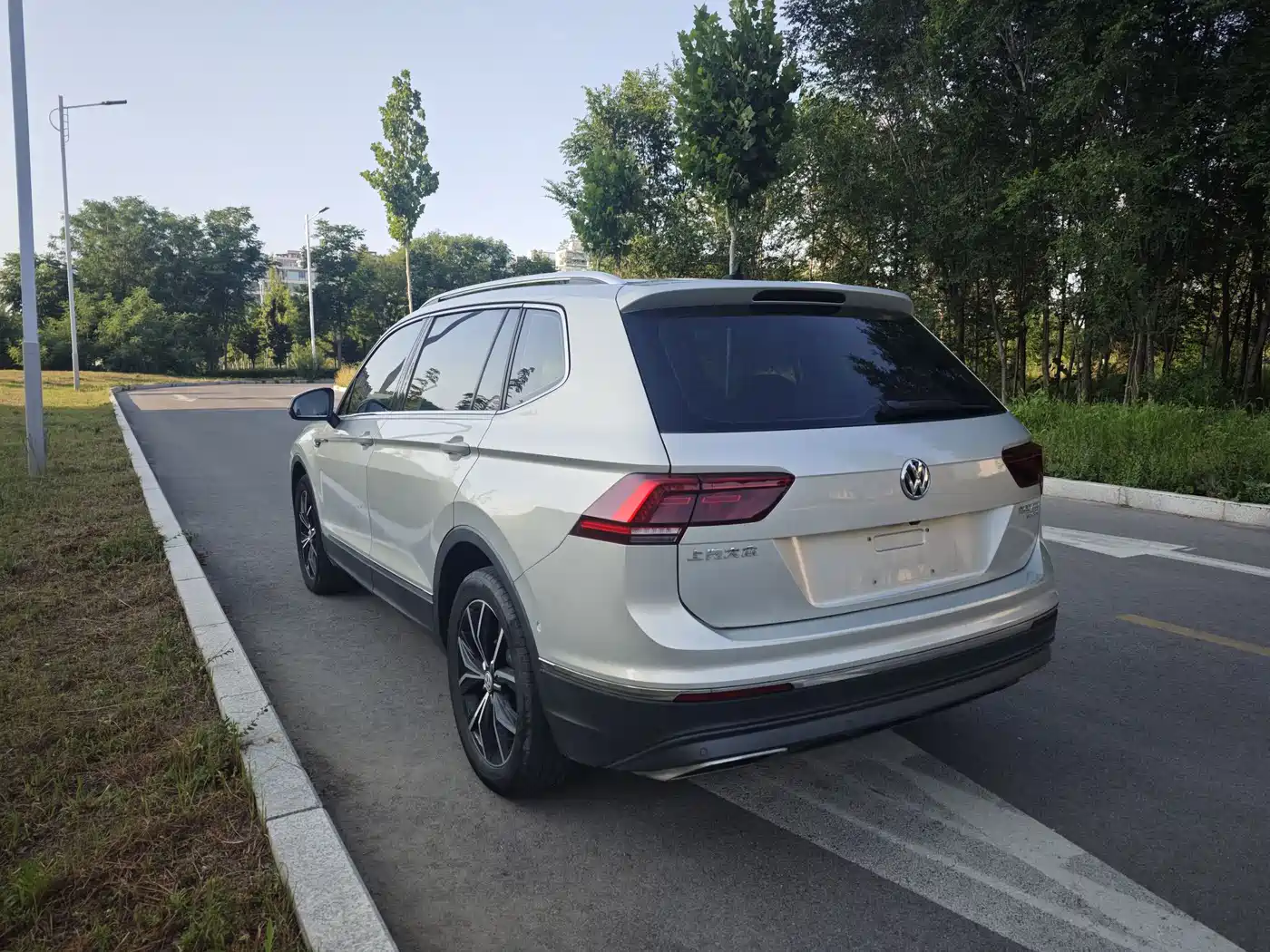 Фото 4 - Volkswagen Tiguan L