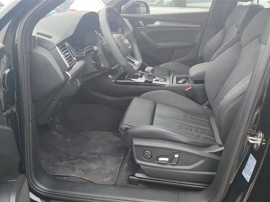 Audi Q5L 2023 40T Luxury Dynamic фото 9