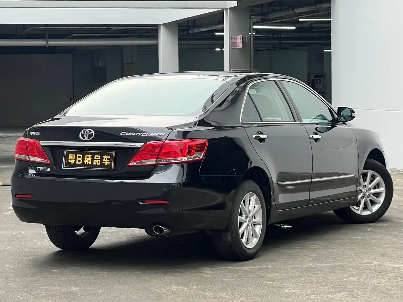 Toyota Camry 2013 200E Classic Elite Edition фото 7