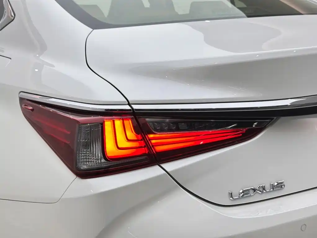 Lexus ES, миниатюра 19