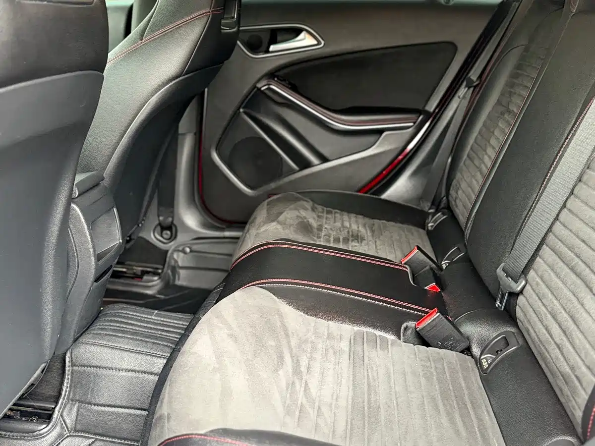 Mercedes-Benz CLA (Import) 2019 CLA 220 4MATIC фото 17