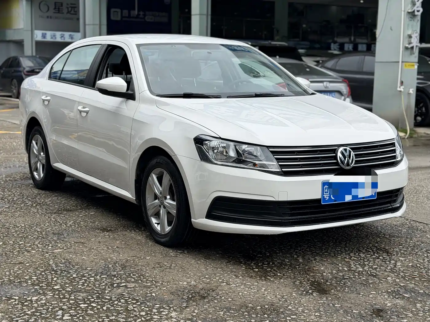 Volkswagen Lavida 2017 1.6L Automatic Trend Edition фото 3