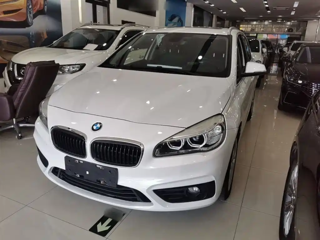 BMW 2 Series Touring 2016 220i Leading Model