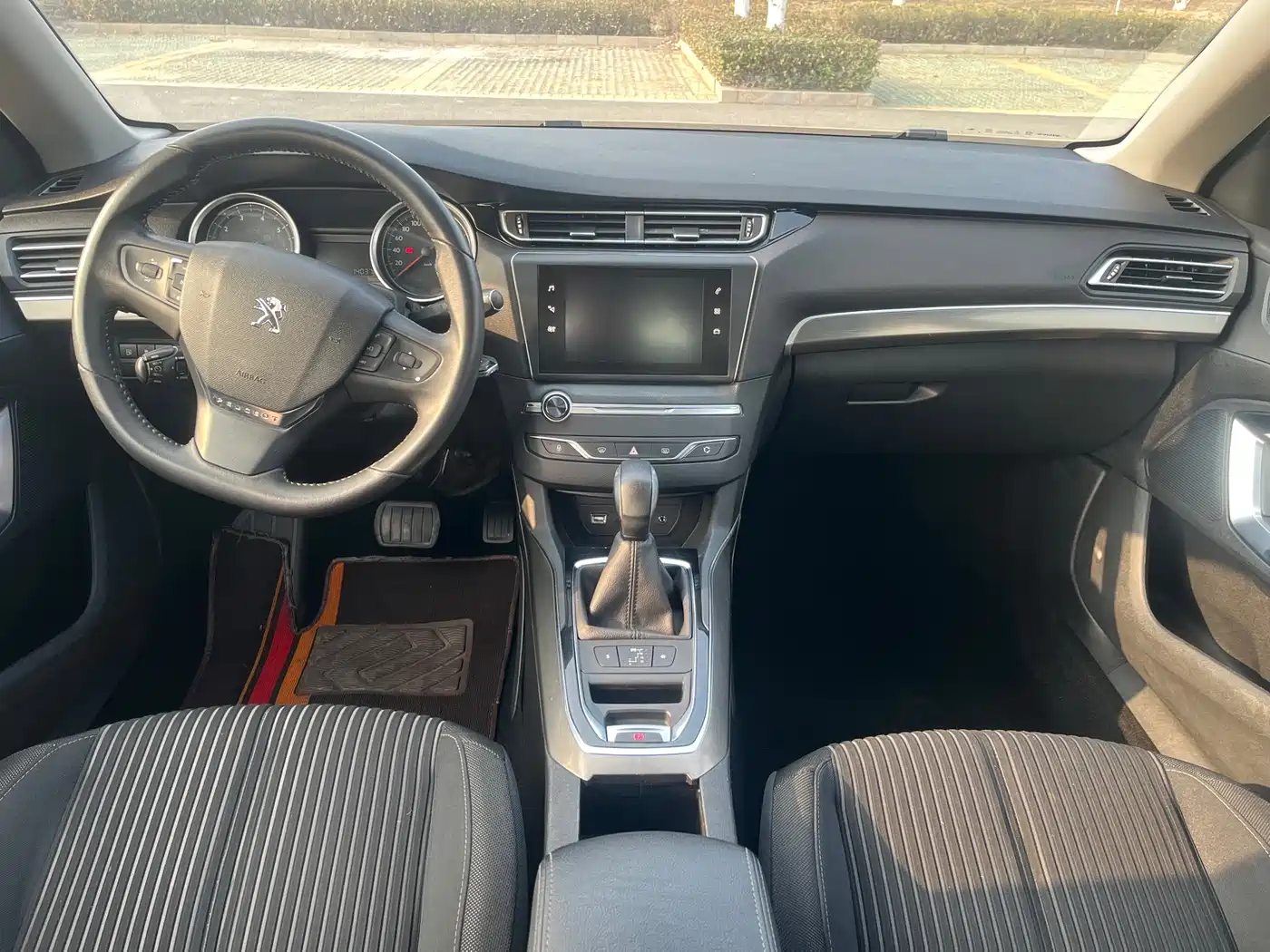 Peugeot 408 2018 350THP Automatic Luxury Edition фото 6
