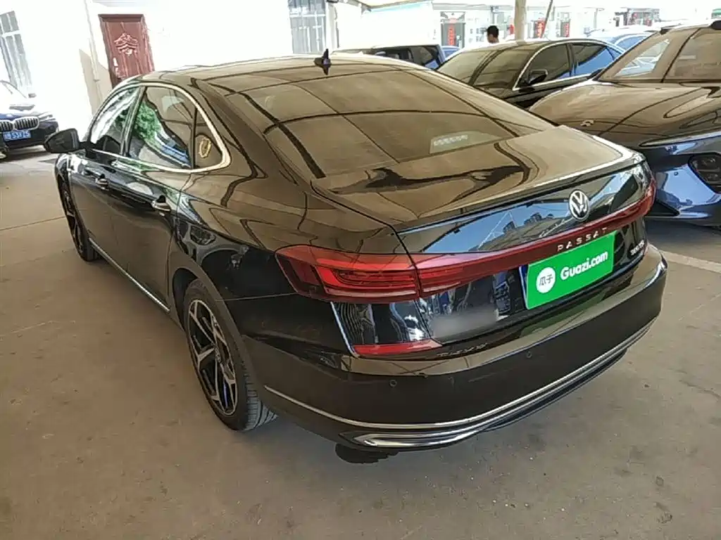 Volkswagen Passat 2024 380TSI Starlight Luxury Edition фото 5