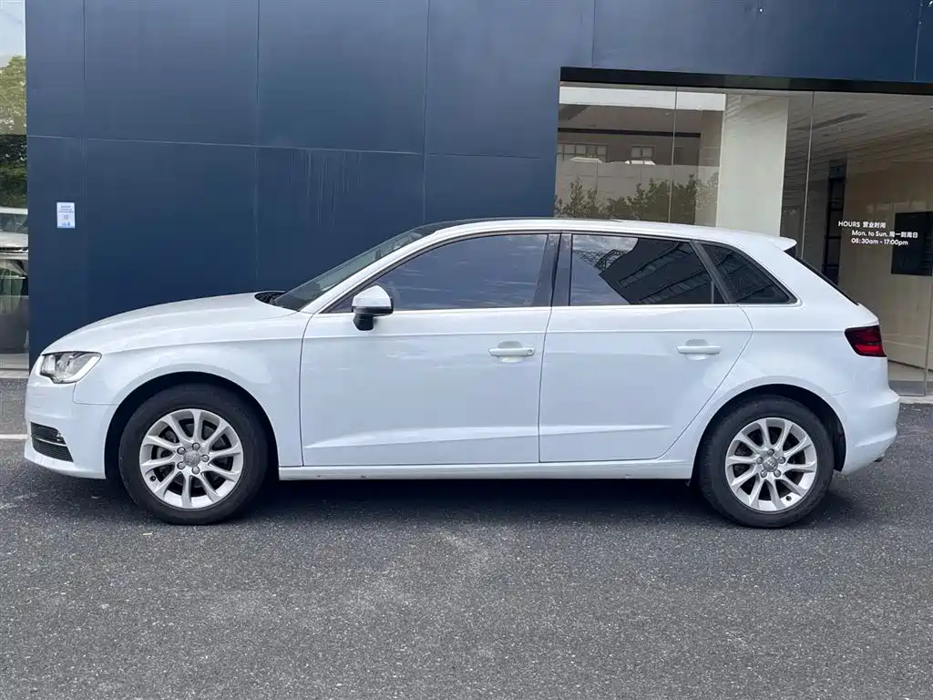 Audi A3 2014 Sportback 35 TFSI Automatic Progressive фото 4
