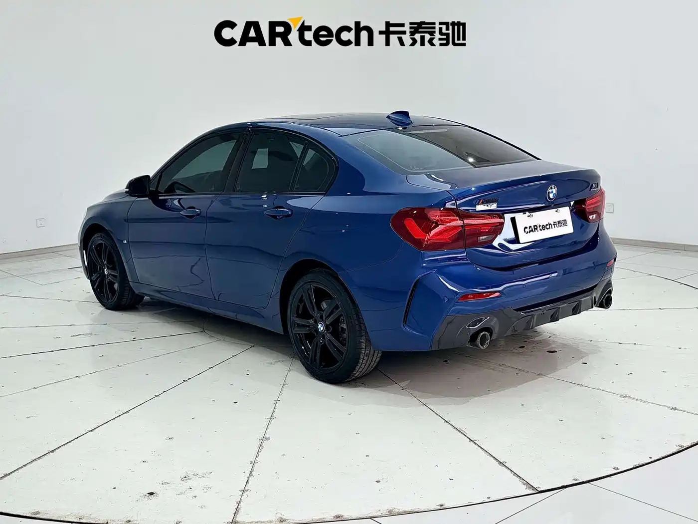 BMW 1 Series 2023 125i M Sport Shadow Edition фото 7