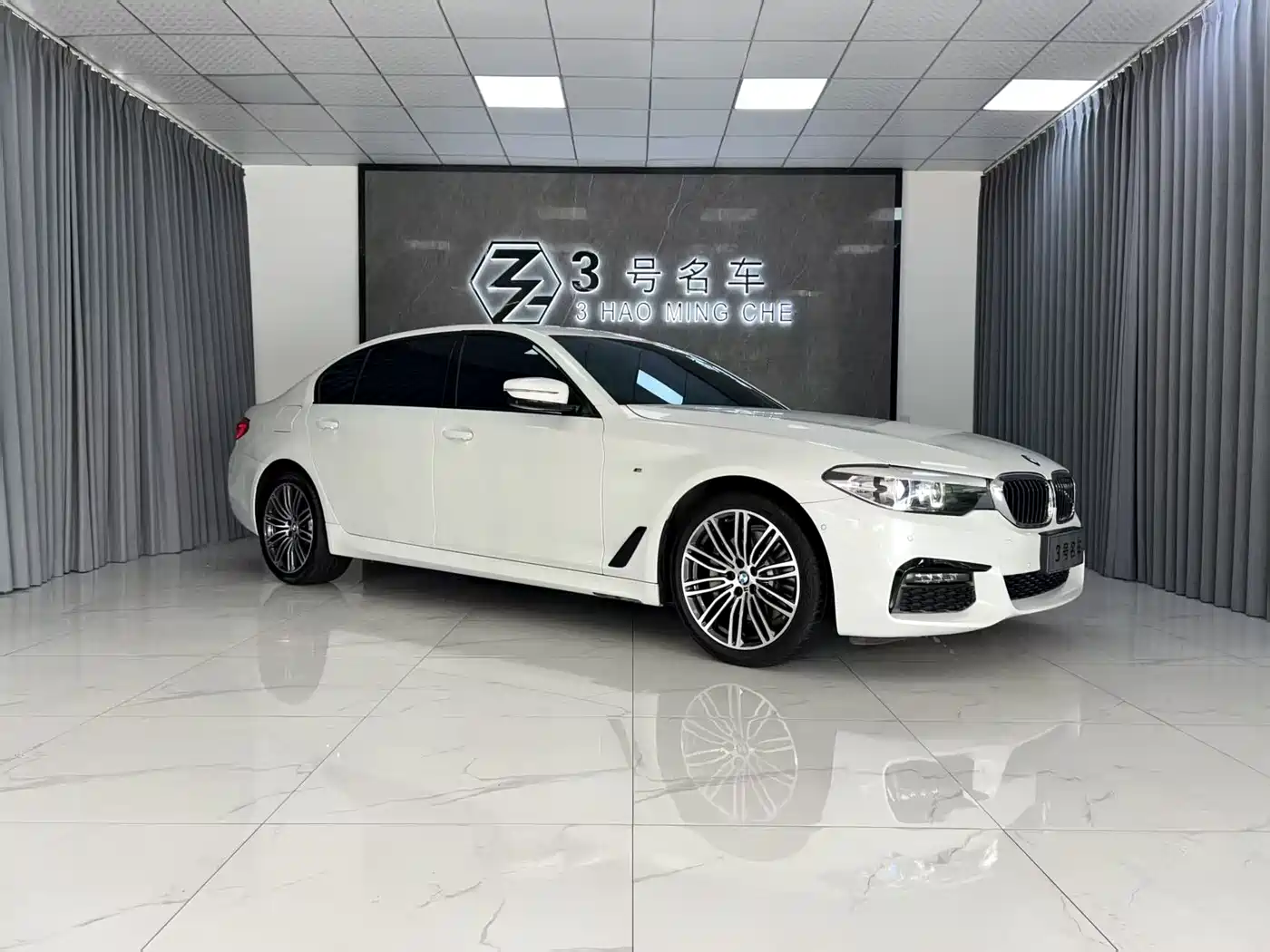 BMW 5 Series 2019 530Li Leading M Sport Package фото 3