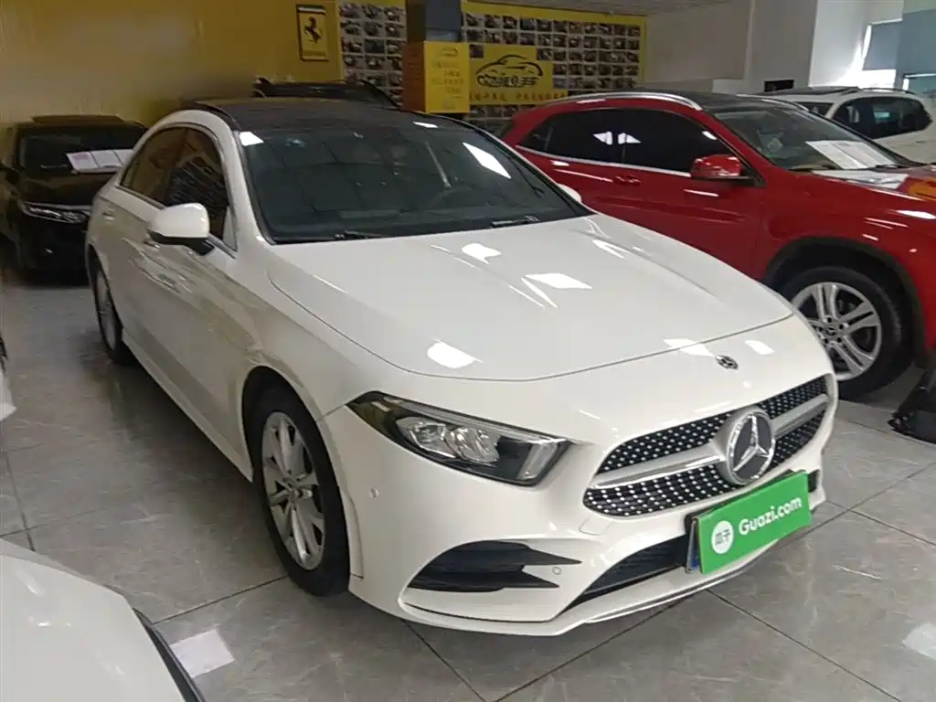 Mercedes-Benz A-Class 2019 Facelift A 200 L Sports Sedan фото 4