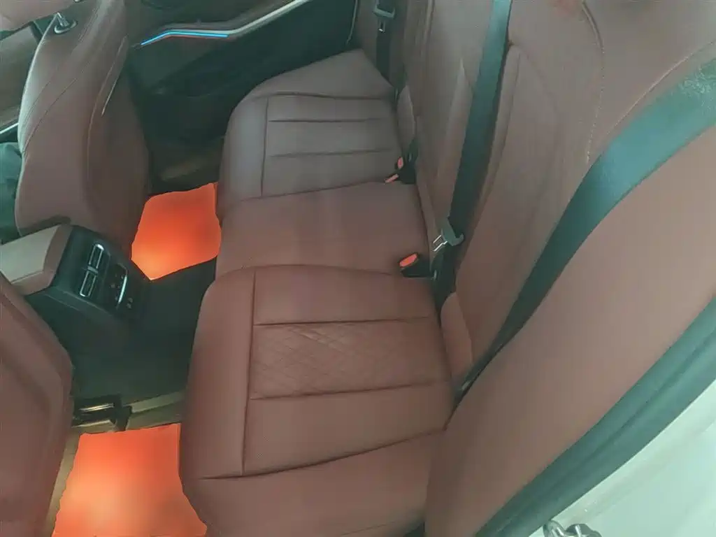 BMW 3 Series 2024 325Li M Sport Package фото 17