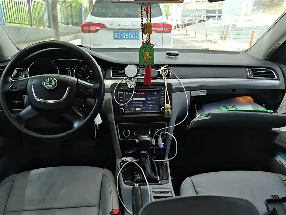 Škoda Superb 2012 1.8TSI Automatic Noble Elegance Edition фото 12
