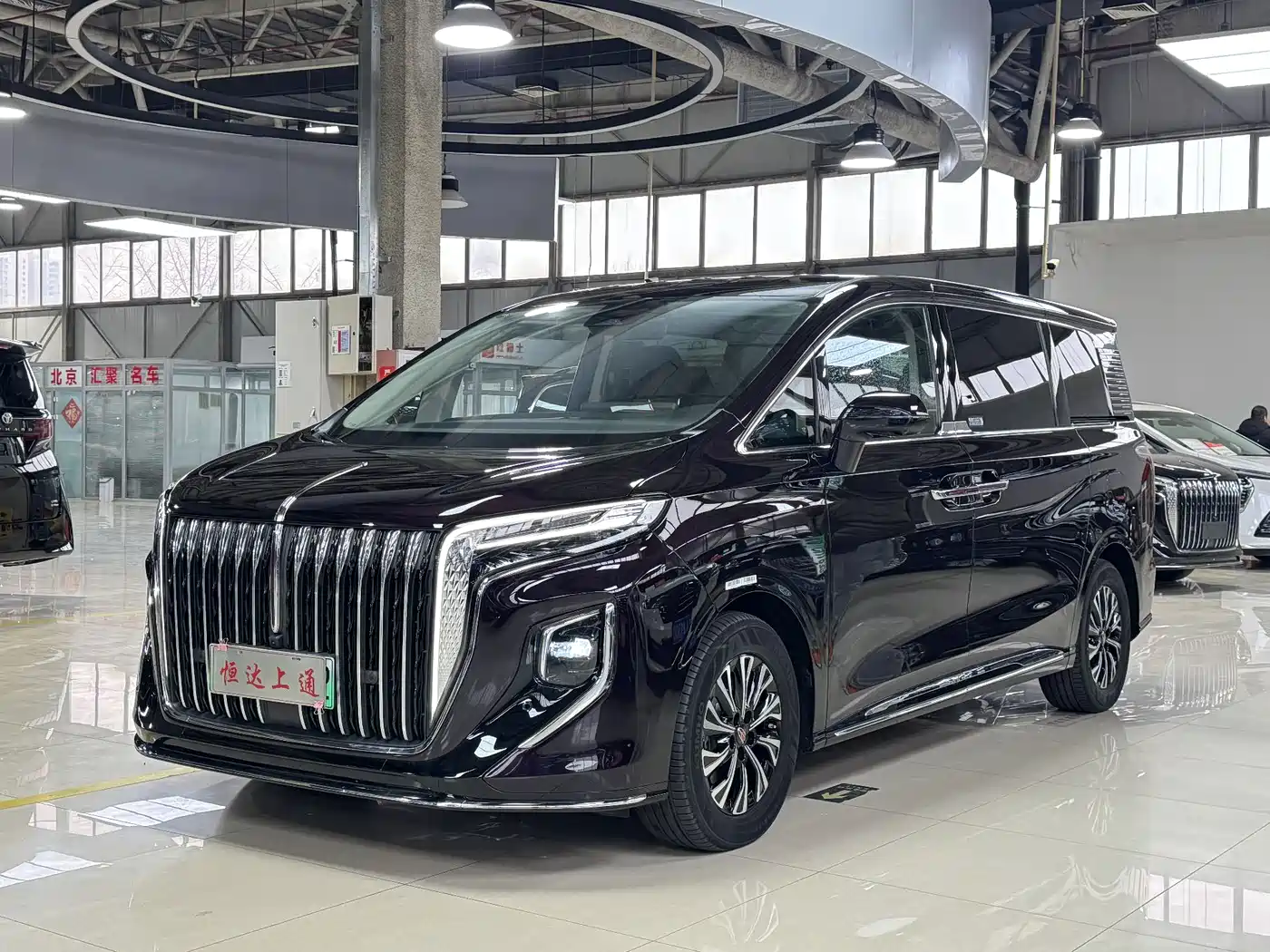 Hongqi HQ9 PHEV 2024 Model 2.0T AWD Luxury Edition фото 2