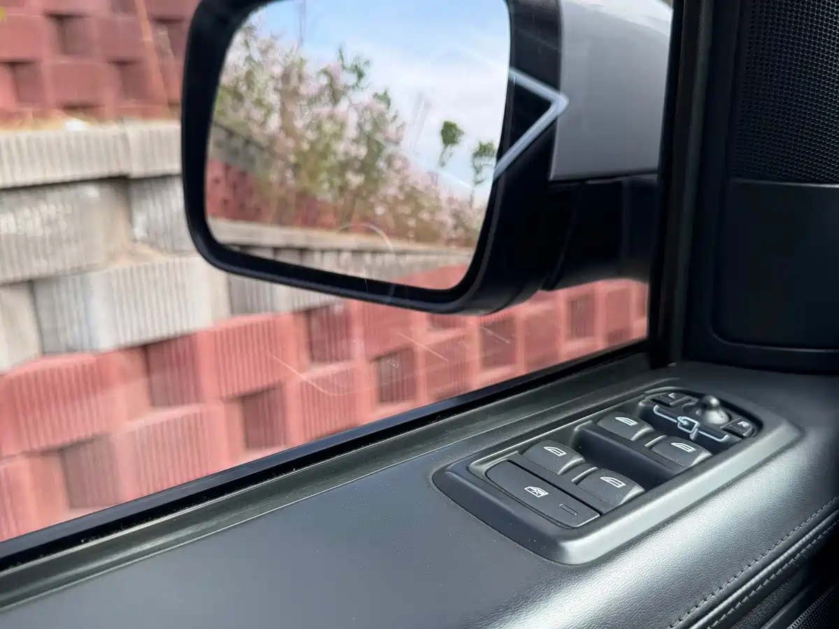 Land Rover Range Rover Sport 2011 5.0 SC V8 HSE фото 14