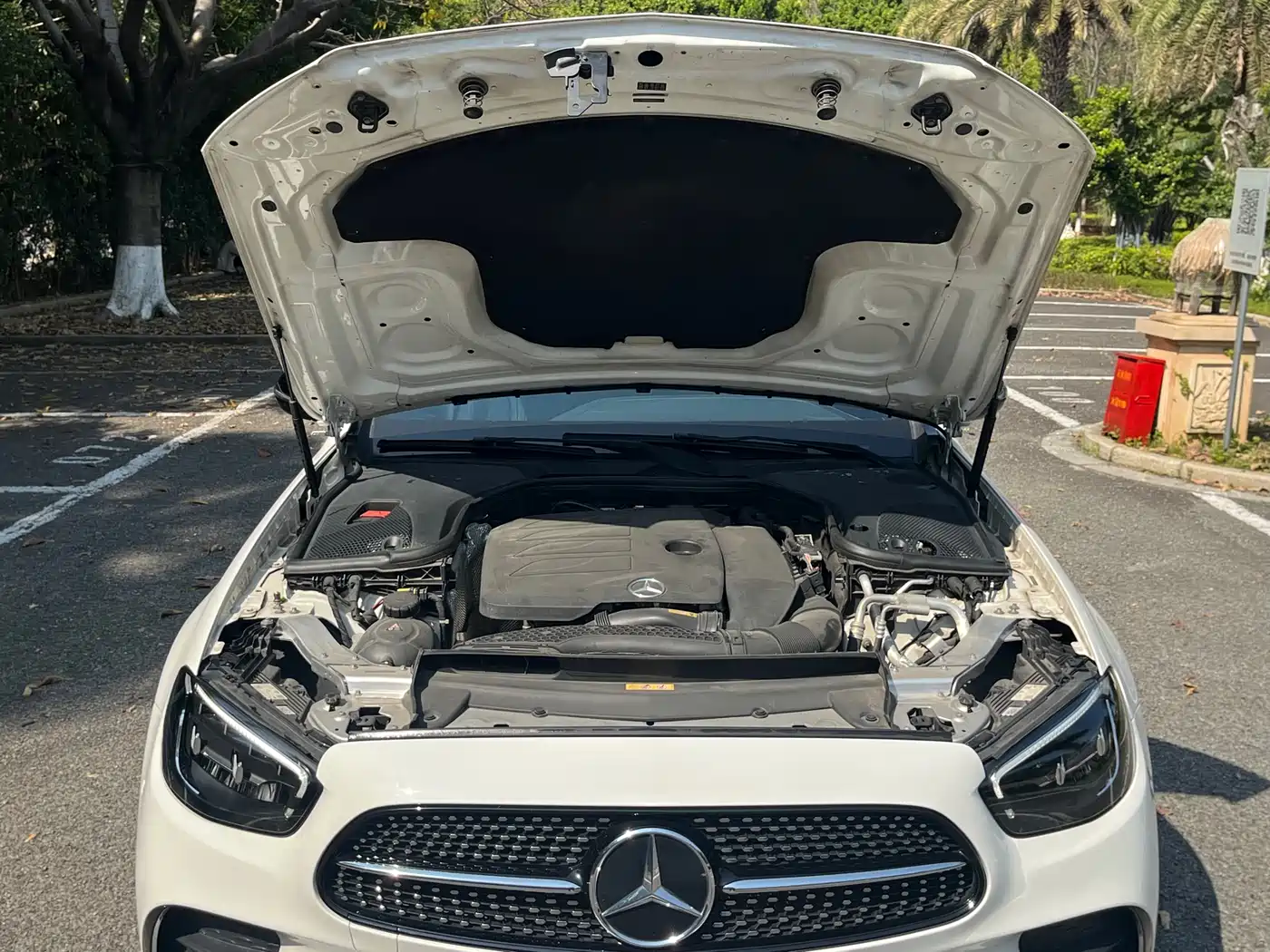 MERCEDES-BENZ E CLASS