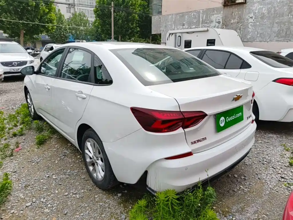 CHEVROLET CRUZE