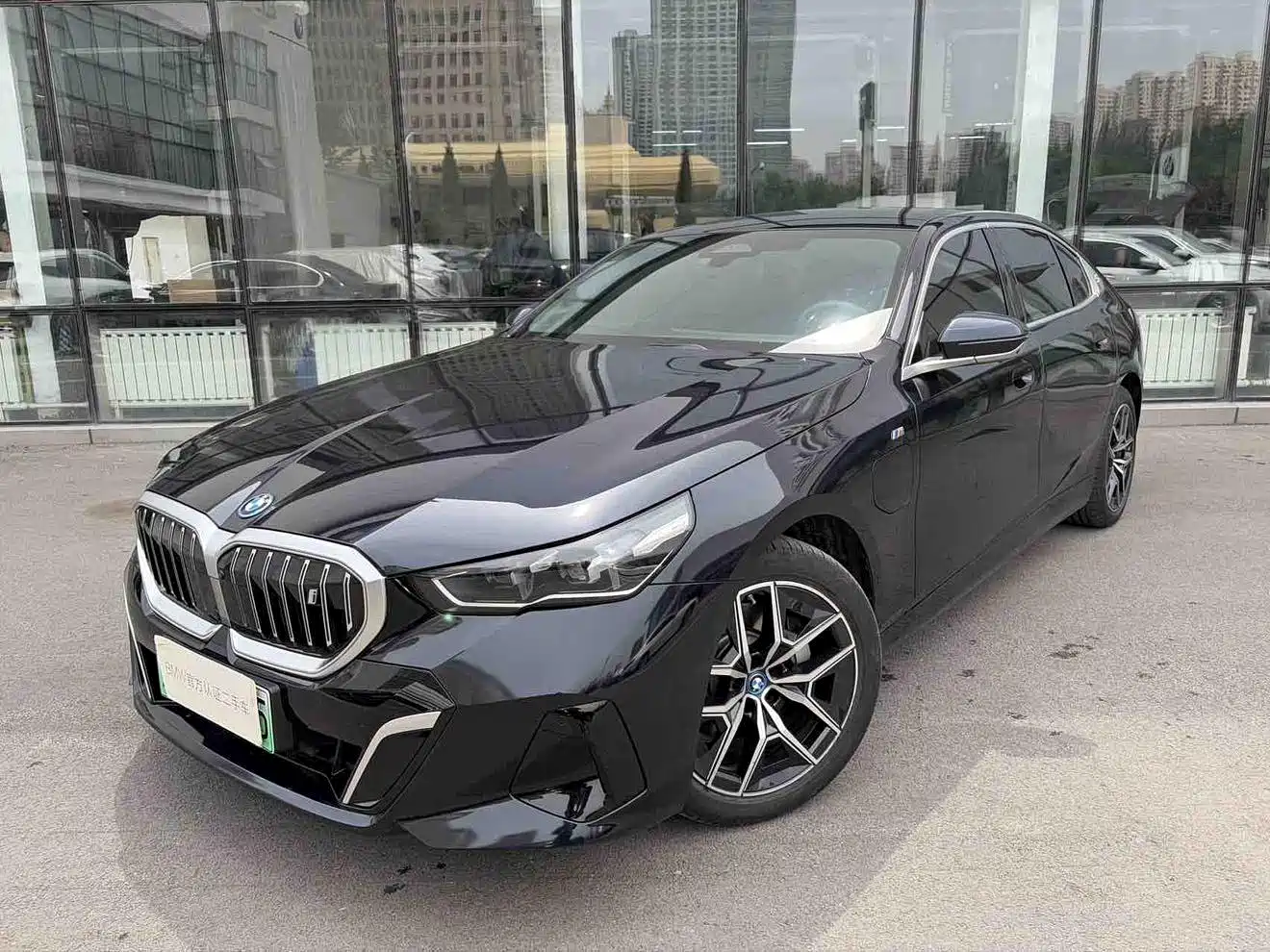 BMW i5 2024 eDrive 35L Premium Model M Sport Package