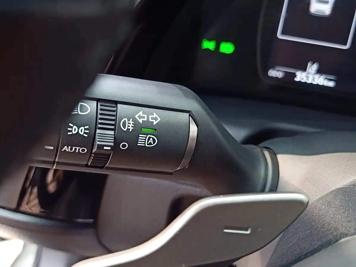 Lexus ES 2022 200 Excellence Edition фото 12