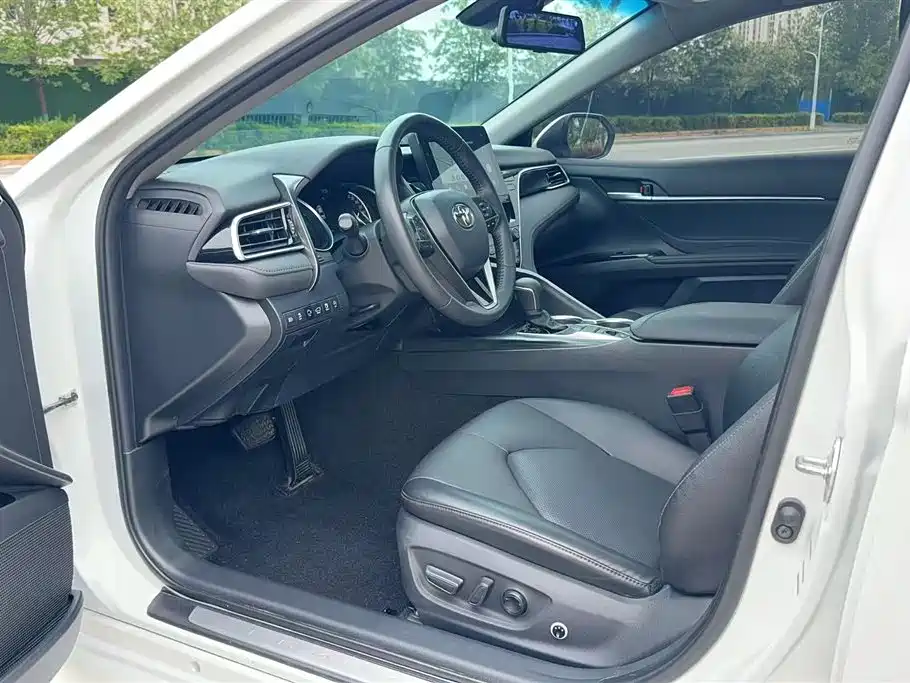 Toyota Camry 2021 2.0G Luxury Edition фото 18