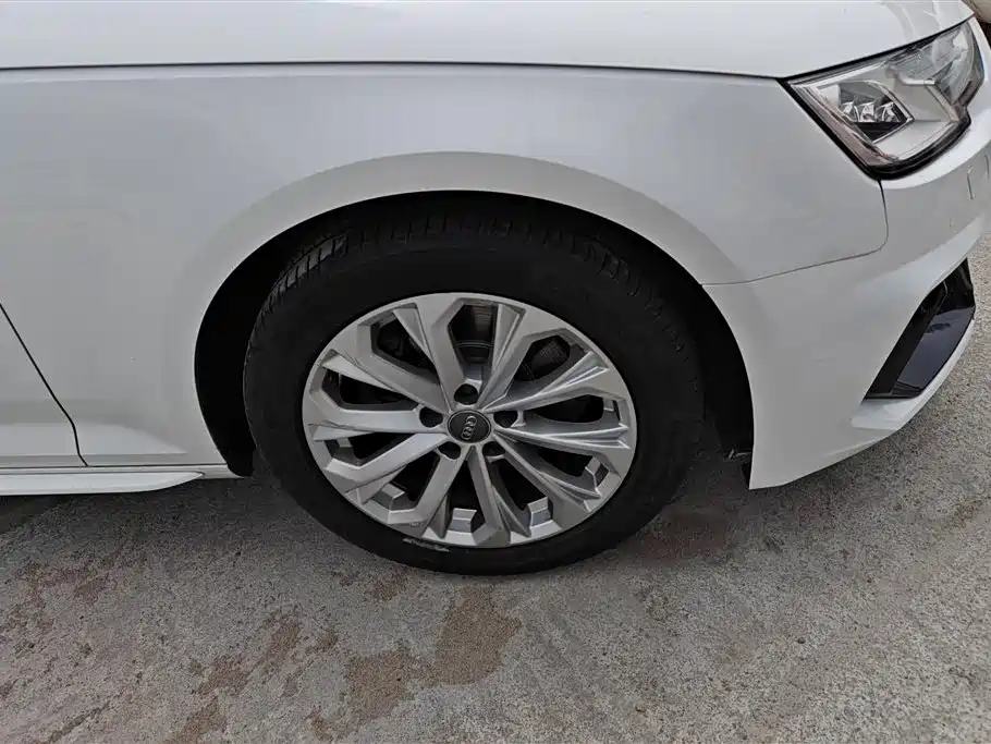 Audi A4L 2017 Plus 40 TFSI Progressive фото 6
