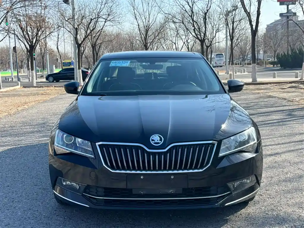 Škoda Superb 2018 TSI330 DSG Comfort Edition China V фото 4