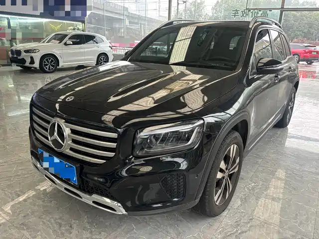 MERCEDES-BENZ GLB