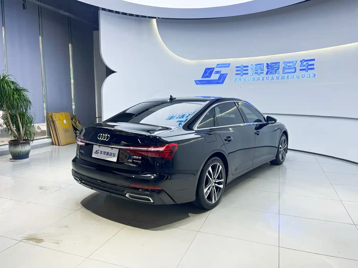 Audi A6L 2021 40 TFSI Luxury Sport фото 2