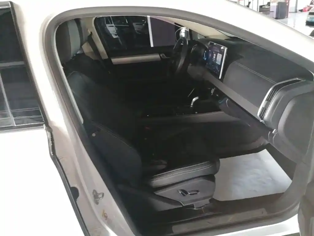 BYD Tang 2018 2.0T Automatic Smart Connection Honor Edition 7-Seater China V фото 25