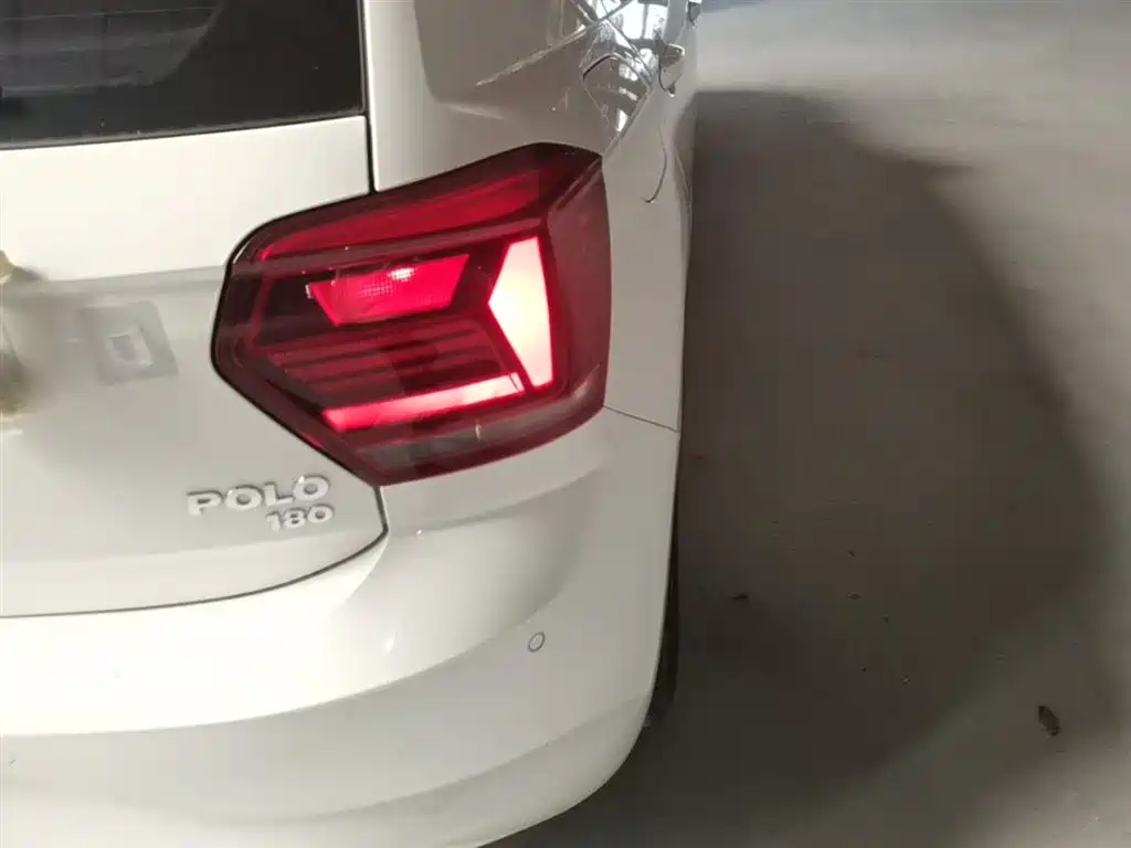 Volkswagen Polo 2019 Plus 1.5L Automatic Colorful Tech Edition фото 8