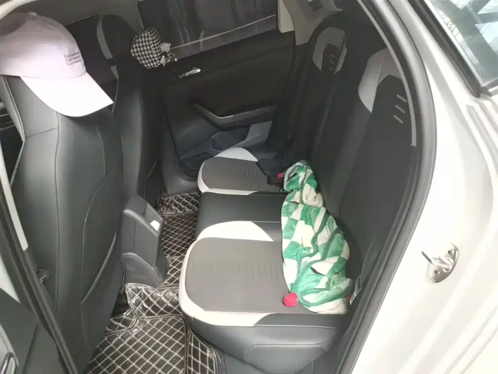 Volkswagen Polo 2019 Plus 1.5L Automatic Colorful Tech Edition фото 17