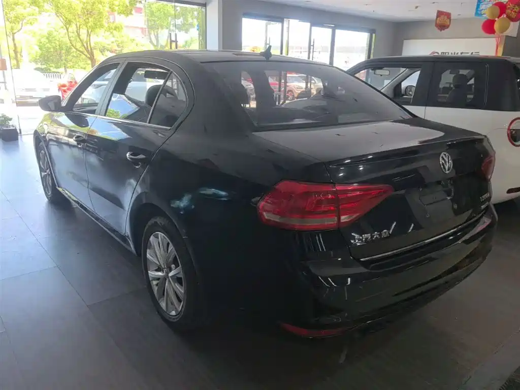 Volkswagen Lavida 2017 230TSI DSG Comfort Edition фото 5