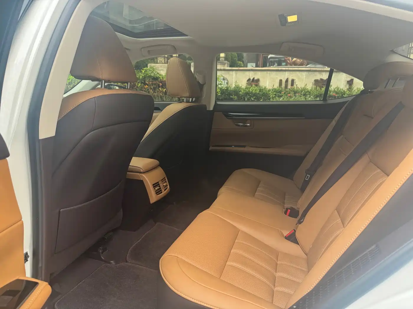 Lexus ES 2015 300h Comfort Edition фото 9