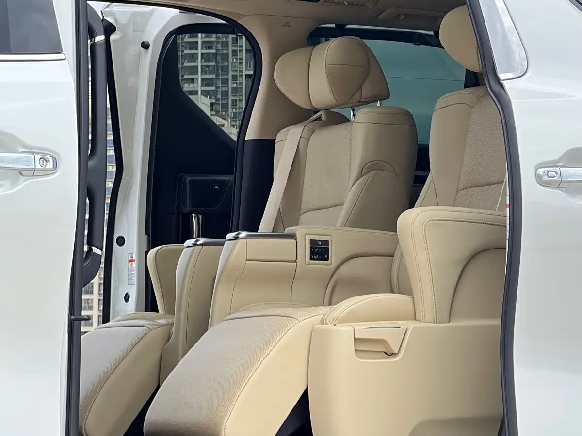 Toyota Alphard 2019 Hybrid 2.5L Luxury фото 7