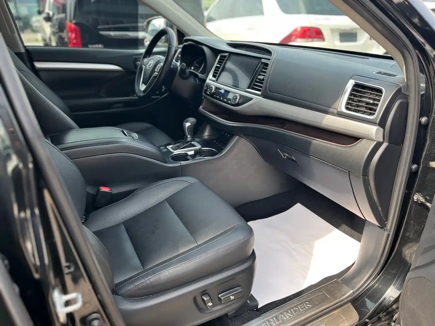Toyota Highlander 2018 2.0T 4WD Premium 7-seater China VI фото 27