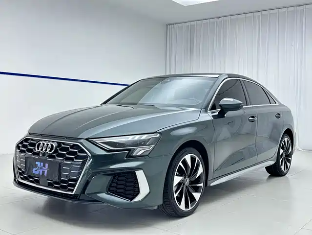 Audi A3 A3L Limousine 35 TFSI, Стиль Спорт