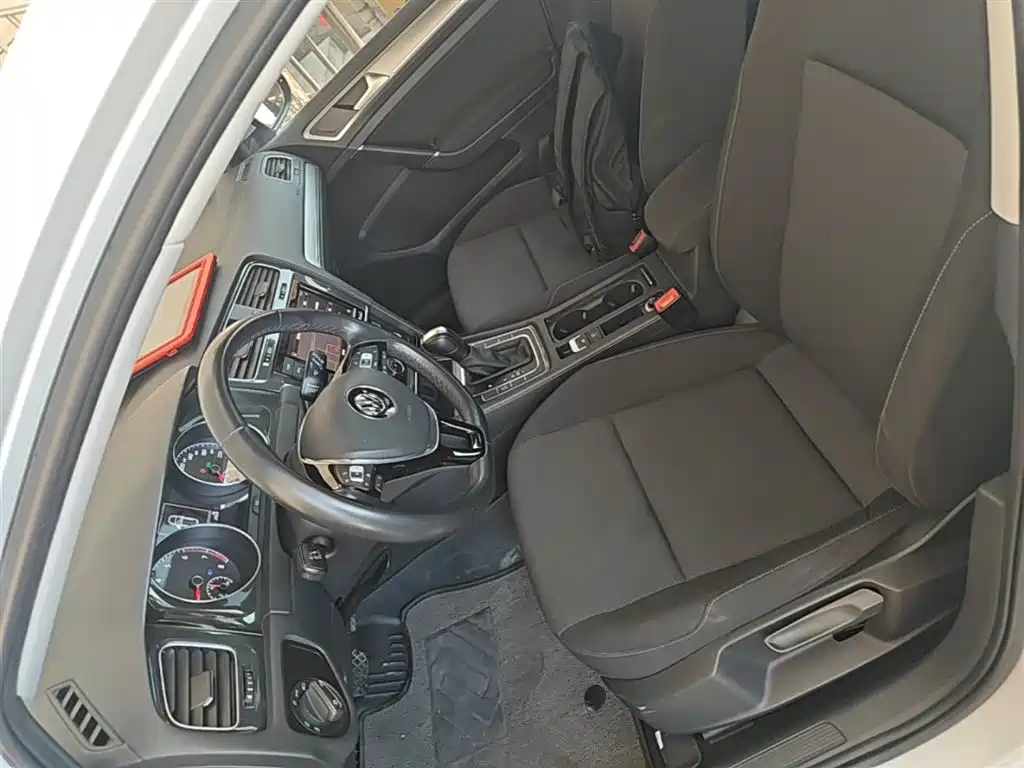 Volkswagen Golf 2019 200TSI DSG Comfort Progressive China VI фото 15