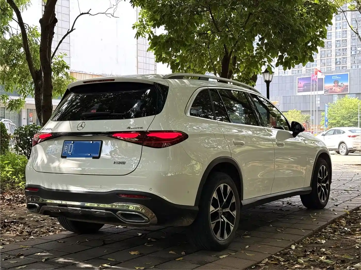 Mercedes-Benz GLC 2023 GLC 260 L 4MATIC Sport 5-seater фото 4