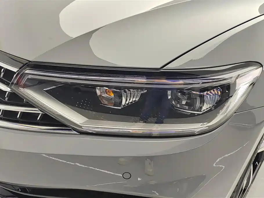 Volkswagen Magotan 2023 Model 2 Million Commemorative Edition 330TSI DSG Luxury фото 5