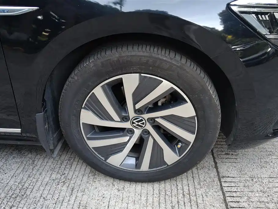 VOLKSWAGEN PASSAT NEW ENERGY