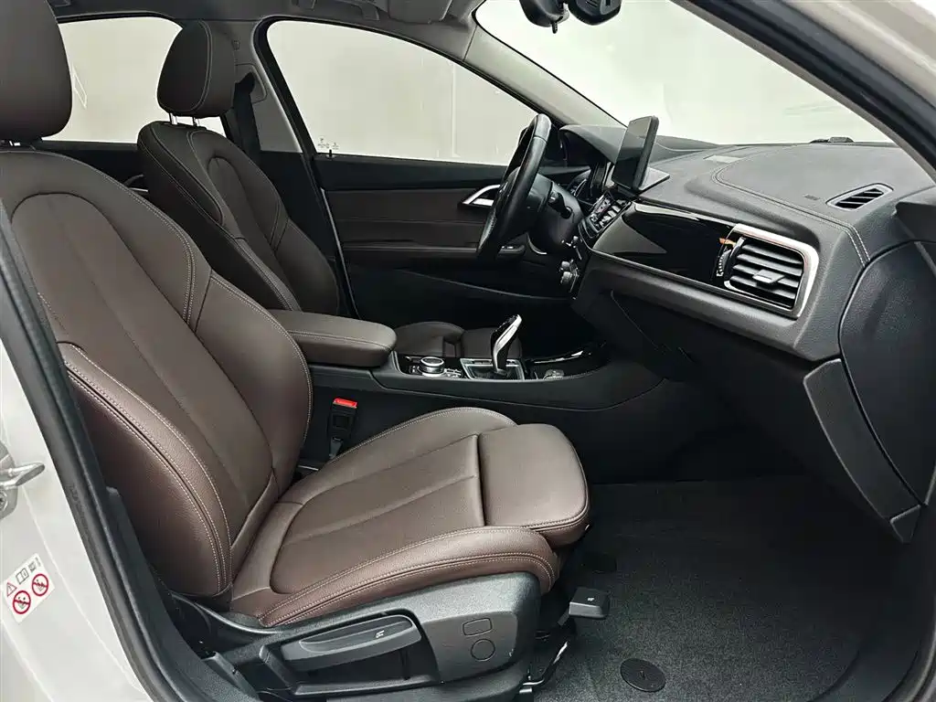 BMW 1 Series 2021 120i M Sport Shadow Edition фото 21