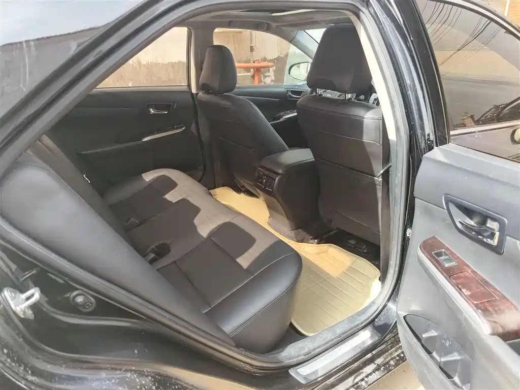 Toyota Camry 2015 2.5G Luxury Navigation Edition фото 10