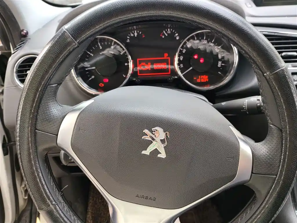Peugeot 3008 2013 1.6THP Automatic Prestige Edition фото 8
