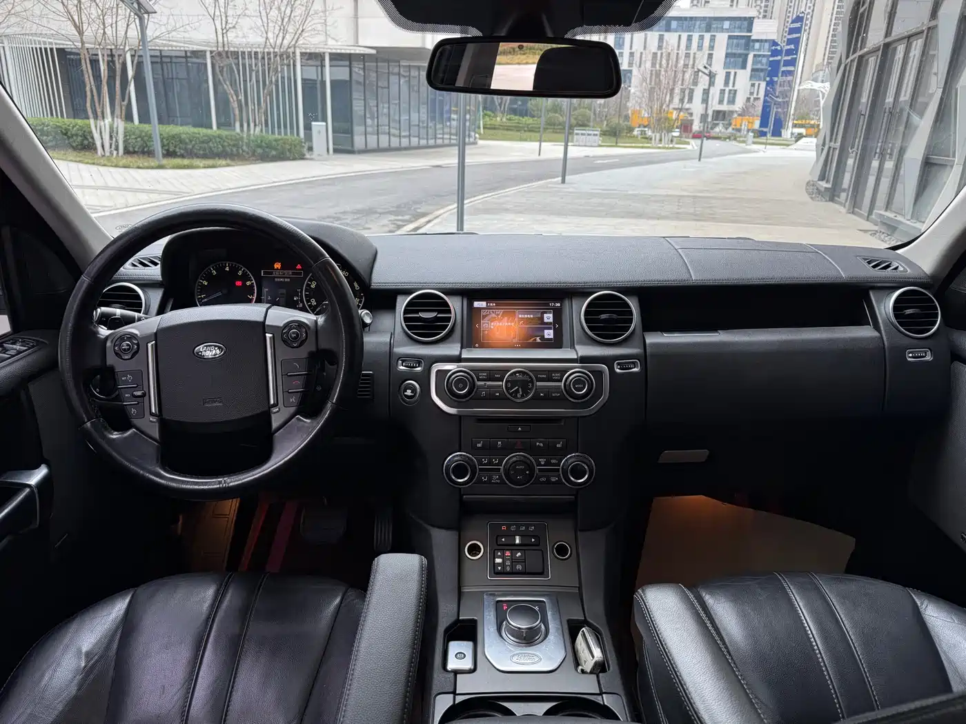 Land Rover Discovery 2016 3.0 SC V6 HSE фото 13