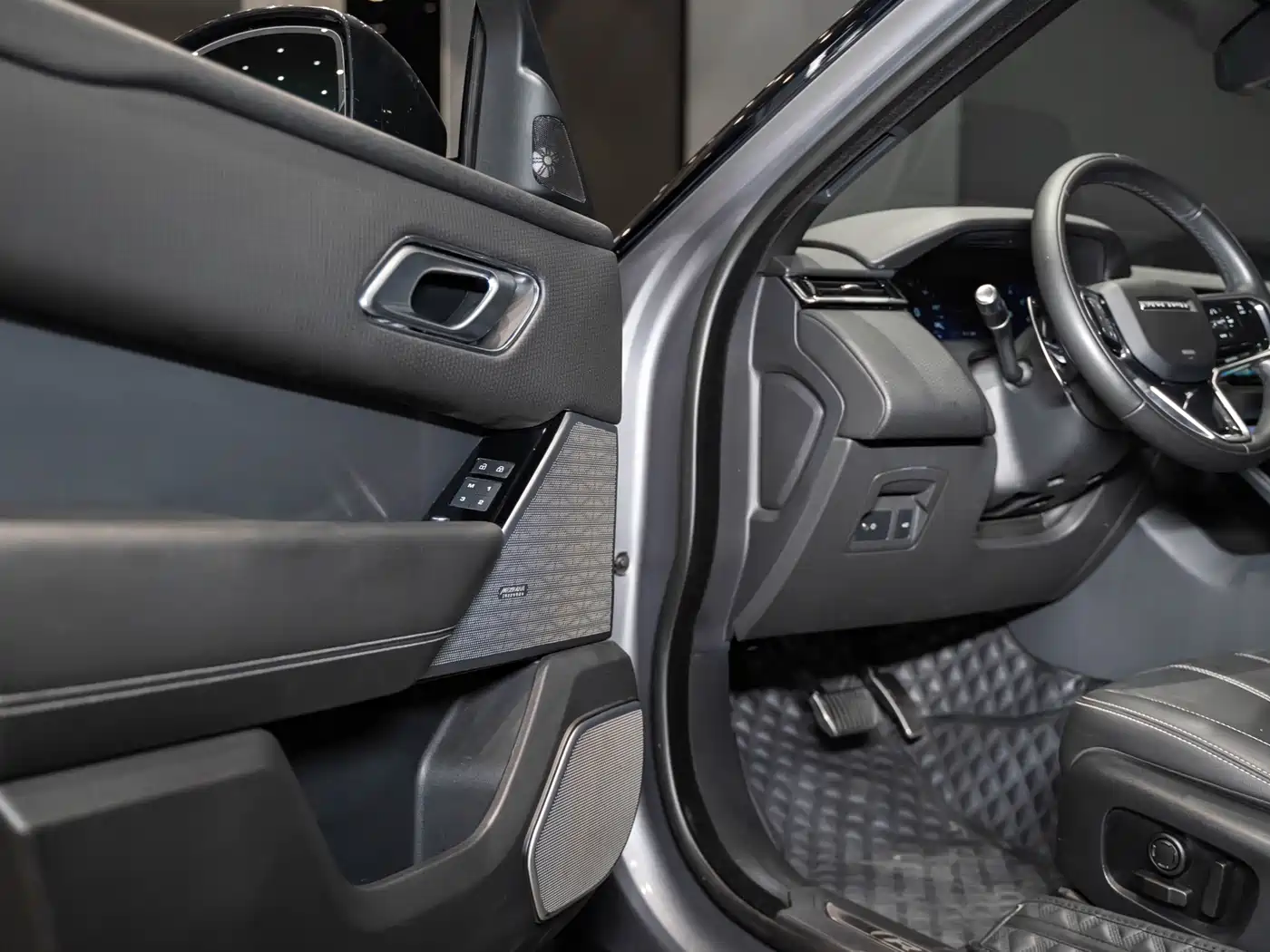 Land Rover Range Rover Velar 2021 P340 R-DYNAMIC SE фото 9