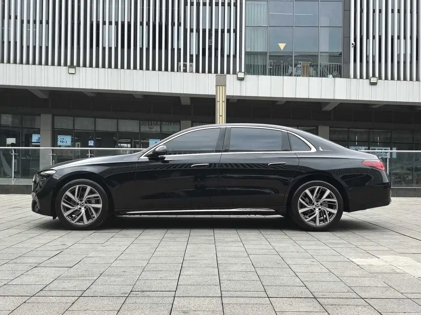 Mercedes-Benz E-Class 2025 Facelift E 300 L Fashion фото 4