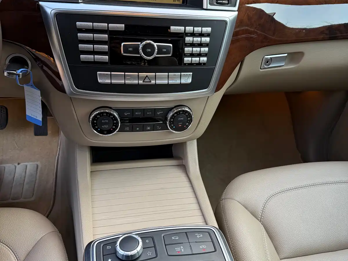 Mercedes-Benz M-Class 2012 Model ML 350 Luxury фото 15