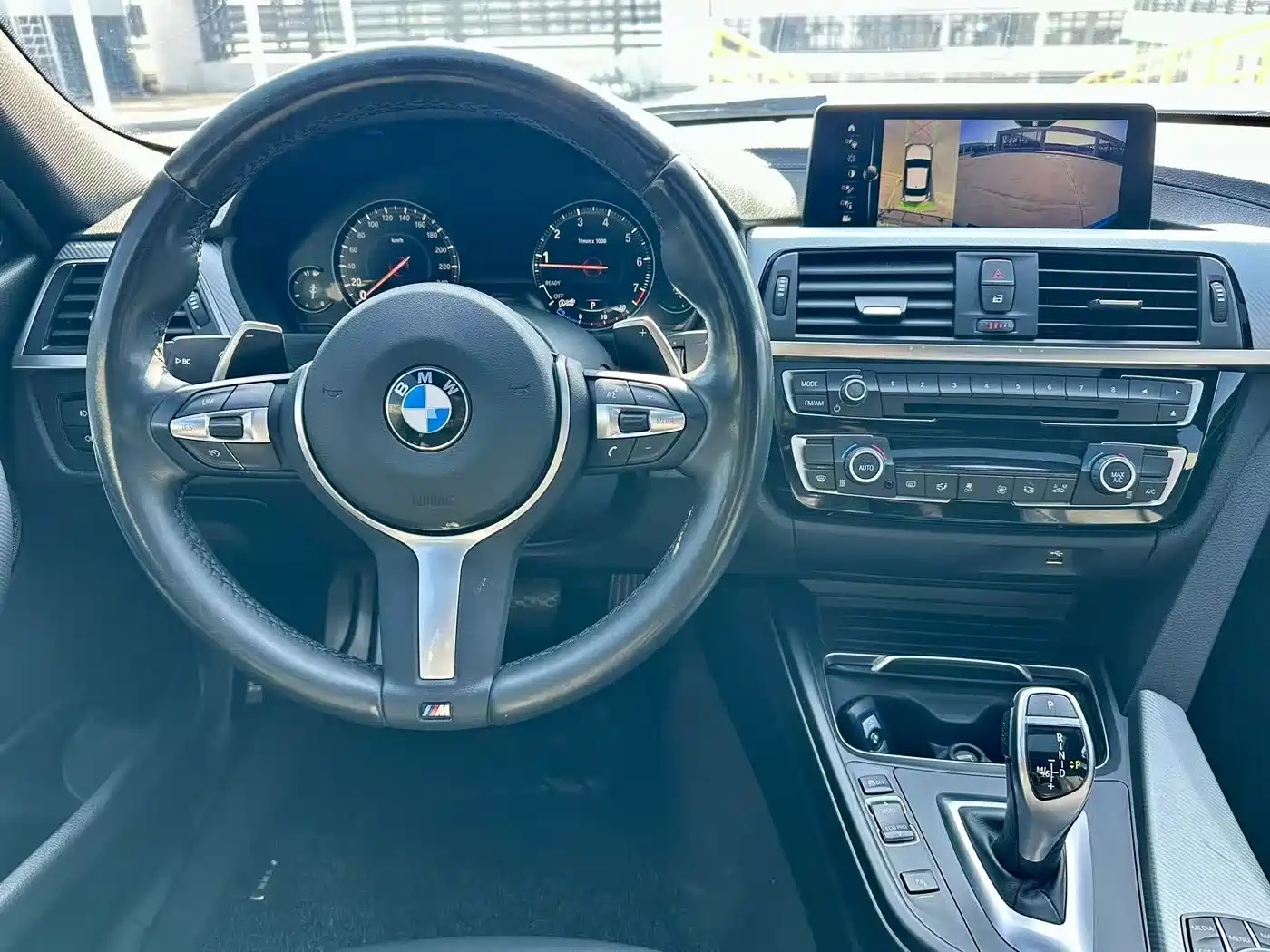 BMW 3 Series 2018 320i M Sport Black Night Edition фото 6