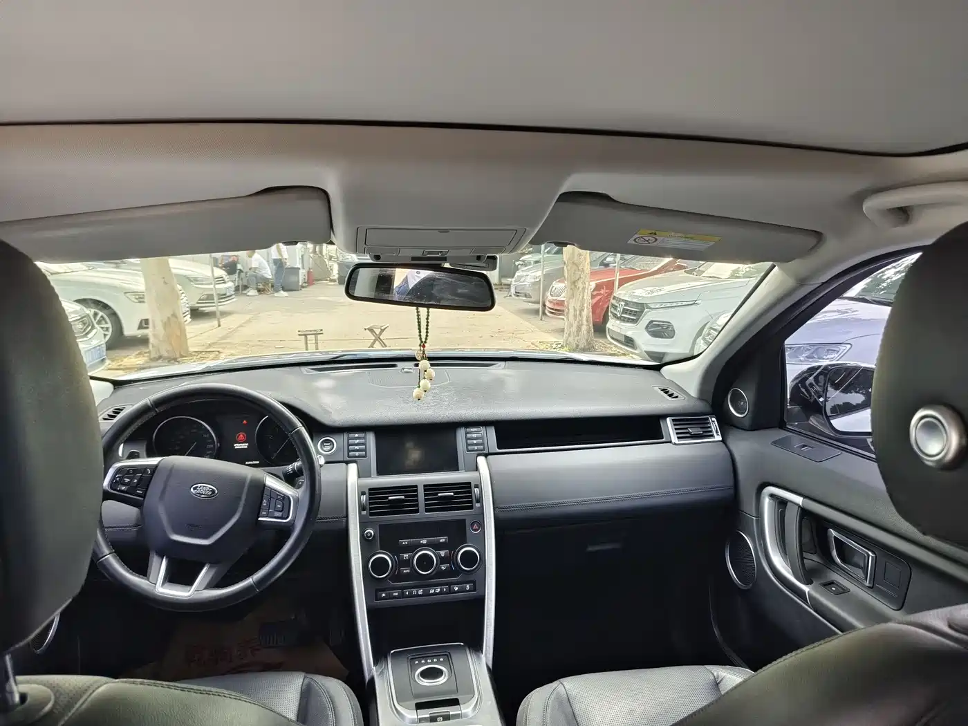 Land Rover Discovery Sport 2017 2.0T SE фото 10