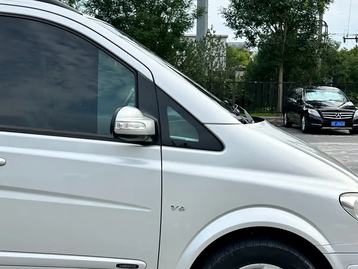 Mercedes-Benz Viano (Import) 2006 Viano 3.2L фото 3
