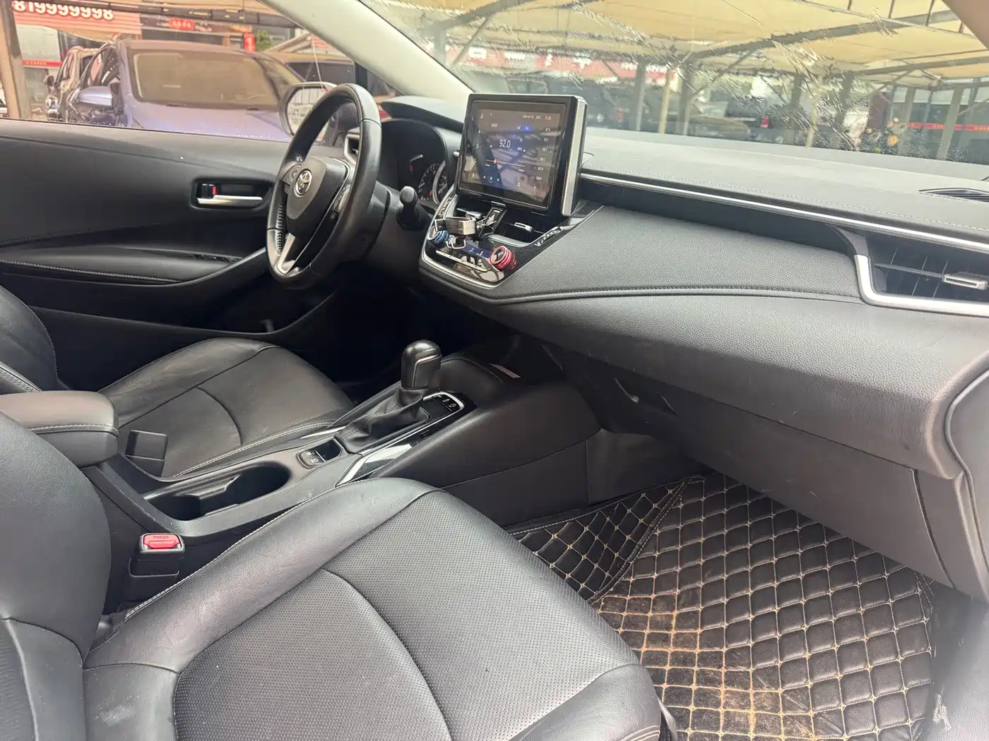 Toyota Corolla 2021 1.2T S-CVT Luxury Edition фото 10